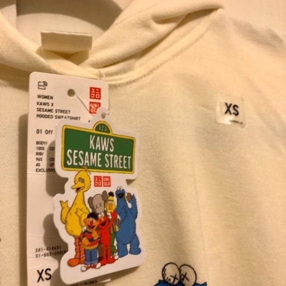 KAWS uniqlo hoodie Sesame Street - Picture 7 of 10